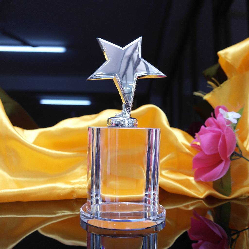 厂家直销水晶礼品工艺品奖牌 定制五角星水