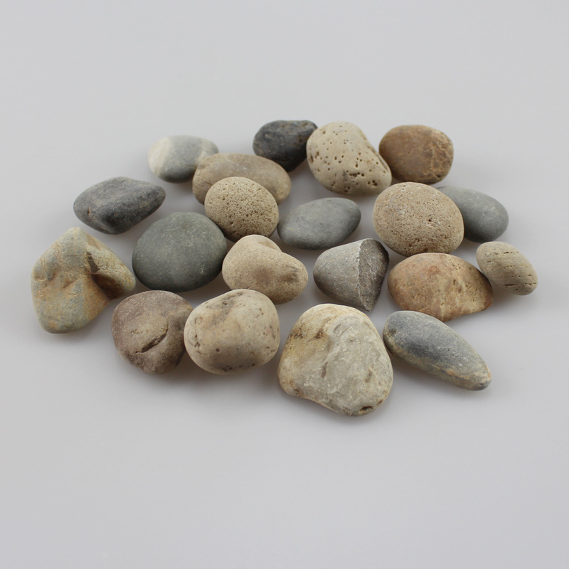 铺路专用天然扁平石头鹅卵石 平价实惠鹅卵石图片