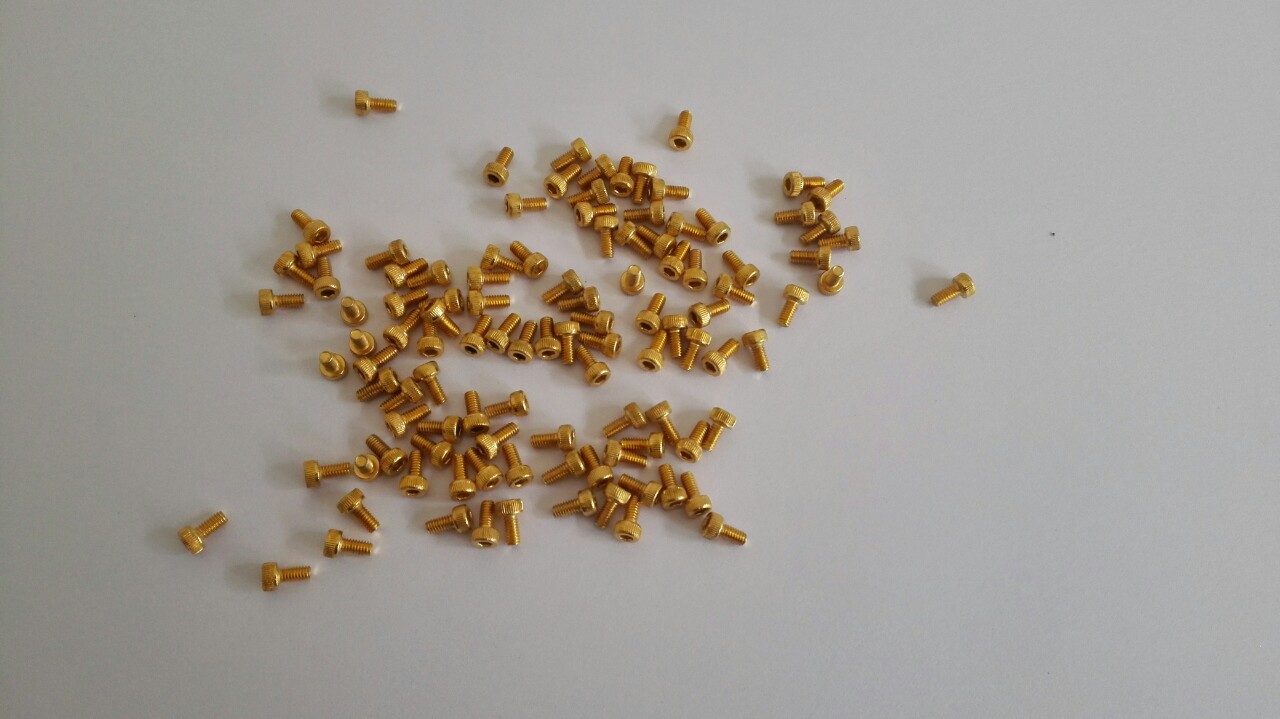 本公司采用成熟工艺对金属零件进行镀金加工,镀金层为硬金, 耐磨性能