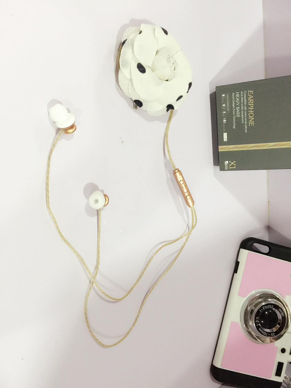 厂家直销新声代2016新款入耳式智能时尚香水耳机x1万能通用