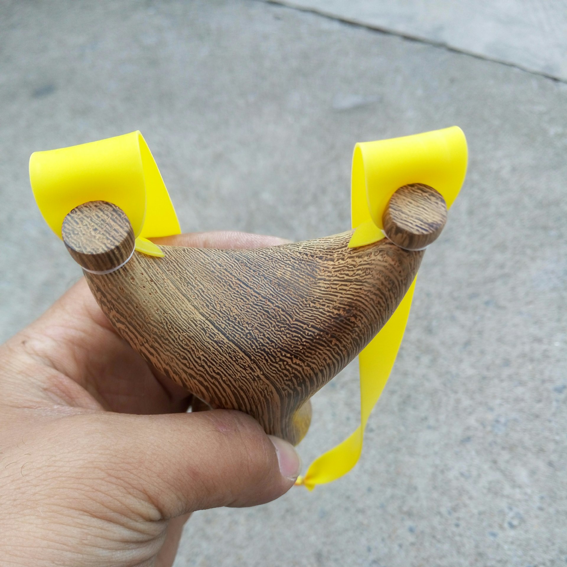 弹弓户外鸡翅木飞虎弹弓扁皮弹弓传统非金属