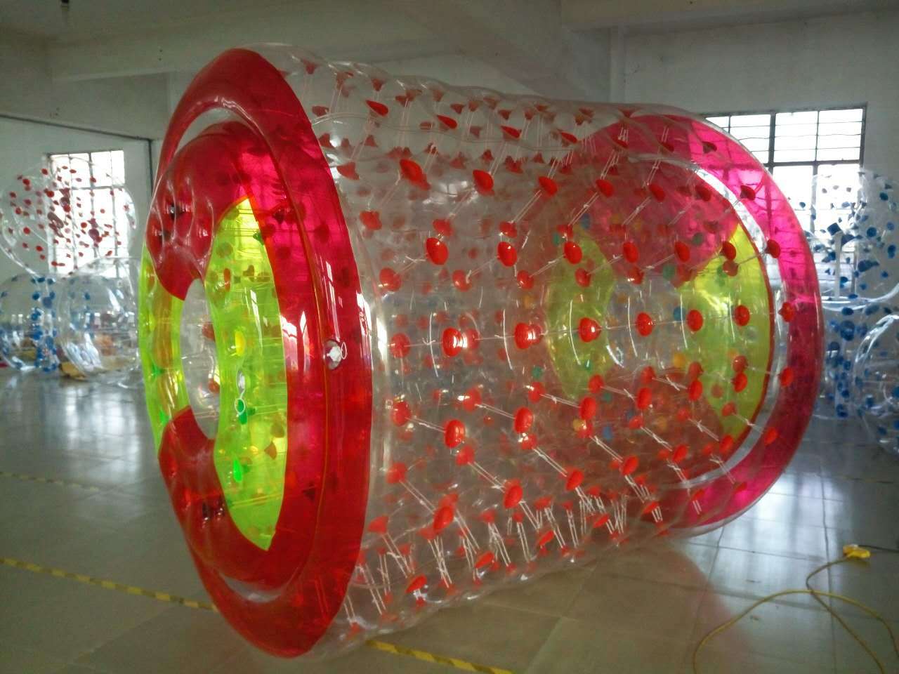 充气水上滚筒球悠波球雪地草地球步行球户外儿童乐园游乐设备玩具