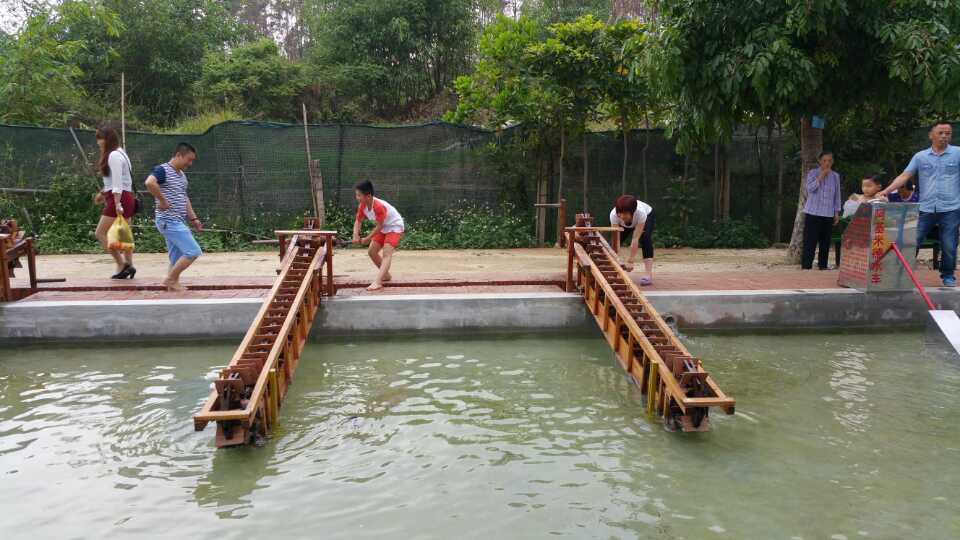 【厂家直供】各种景观水车/龙骨水车//碳化木水车/手摇水车
