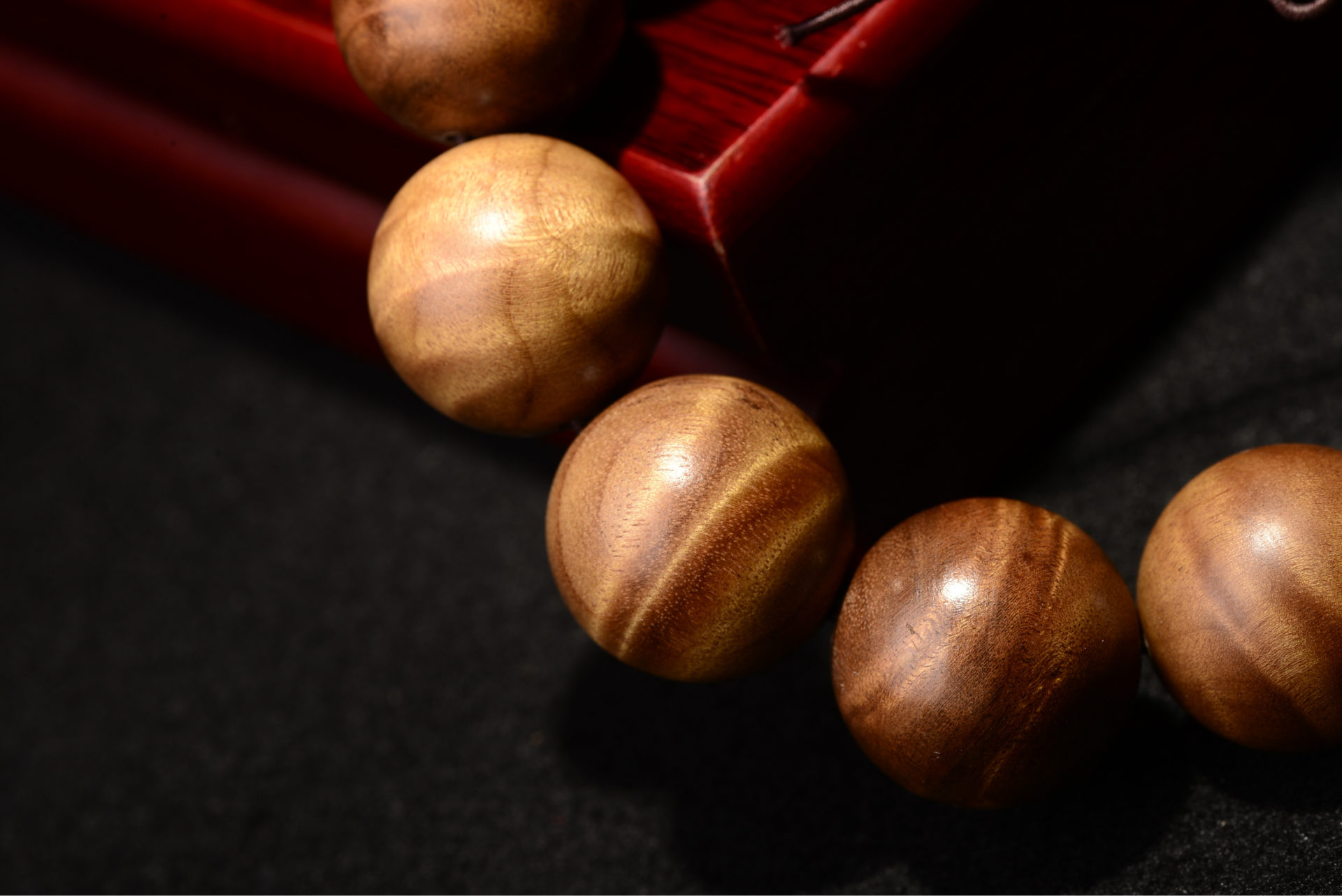 爆款小叶桢楠20mm金丝楠水波纹手工精打磨手串