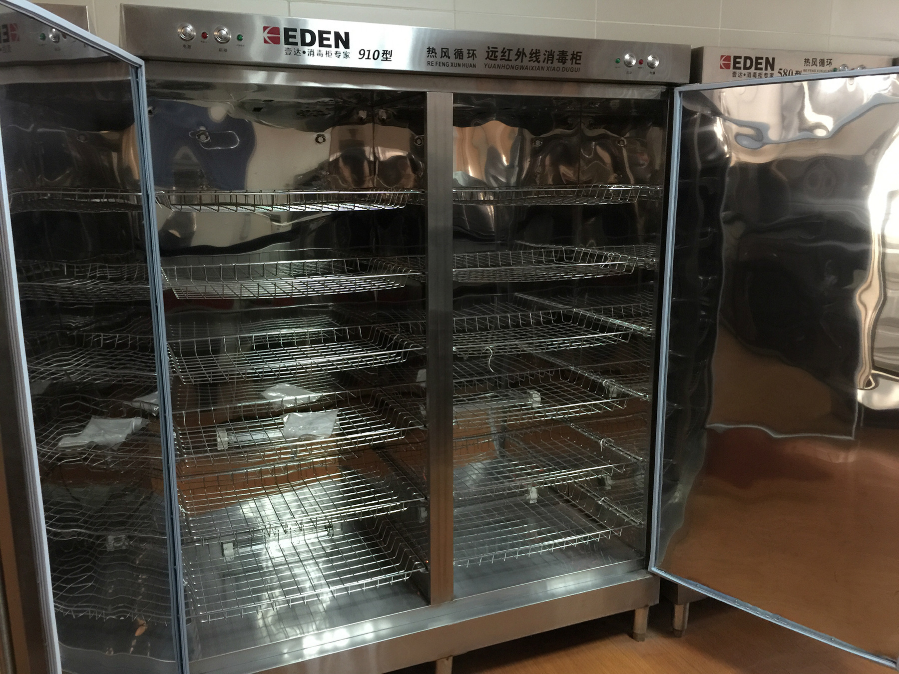 批发商用食堂消毒柜 高温远红外线 厨房设备餐具碗筷消毒柜 立式