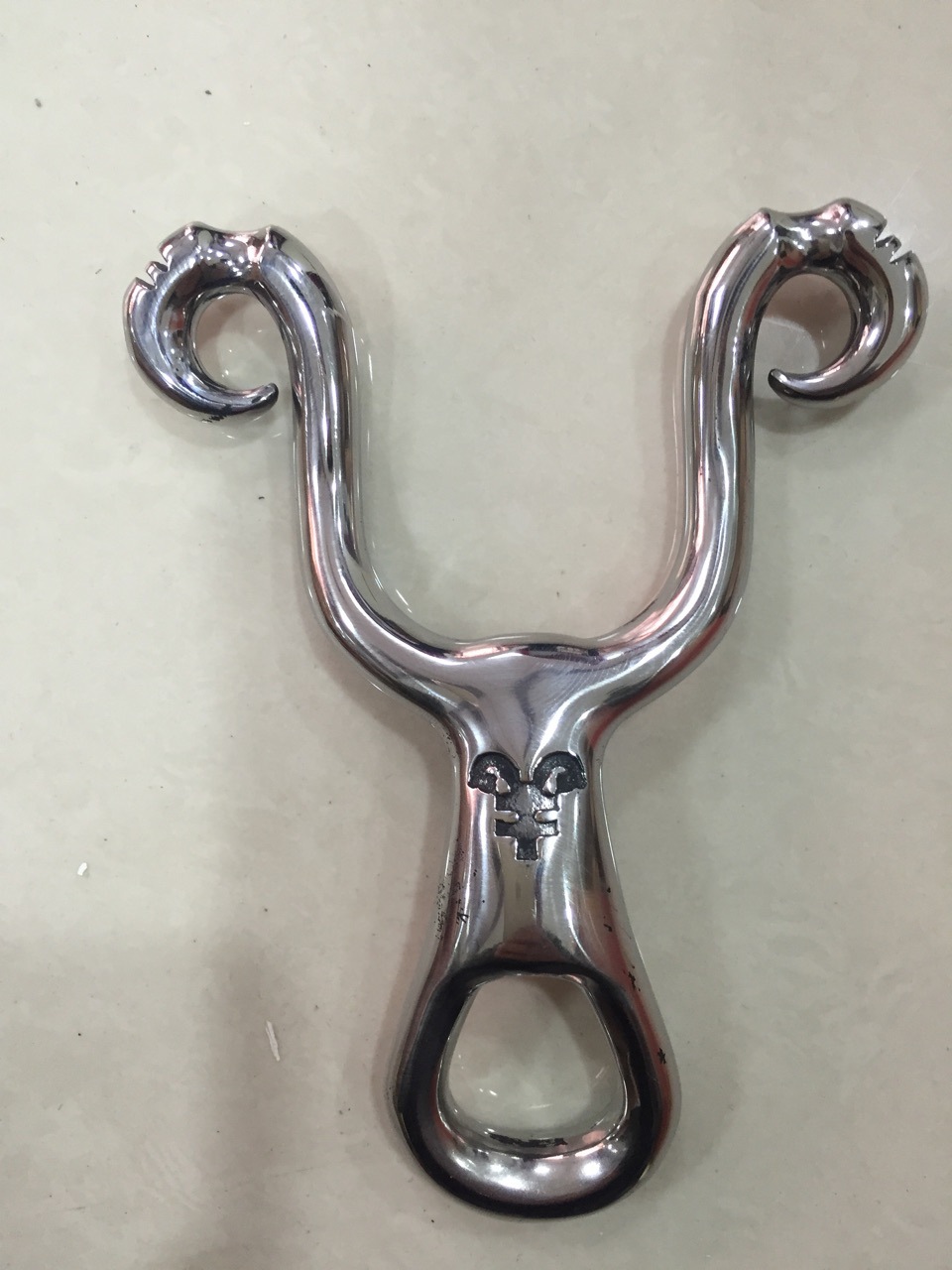 藏羚羊弹弓镜面抛光弹弓射击竞技弹弓户外射击钓鱼射鱼藏羚羊