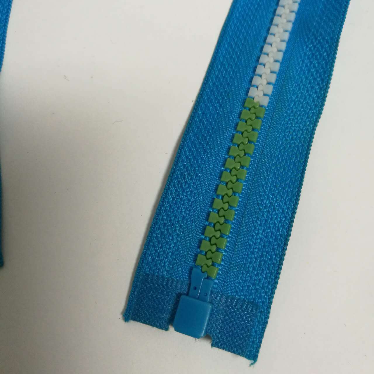 8#双色开口拉链树脂拉链片拉链拉片 优质时尚潮流服装隐形拉链