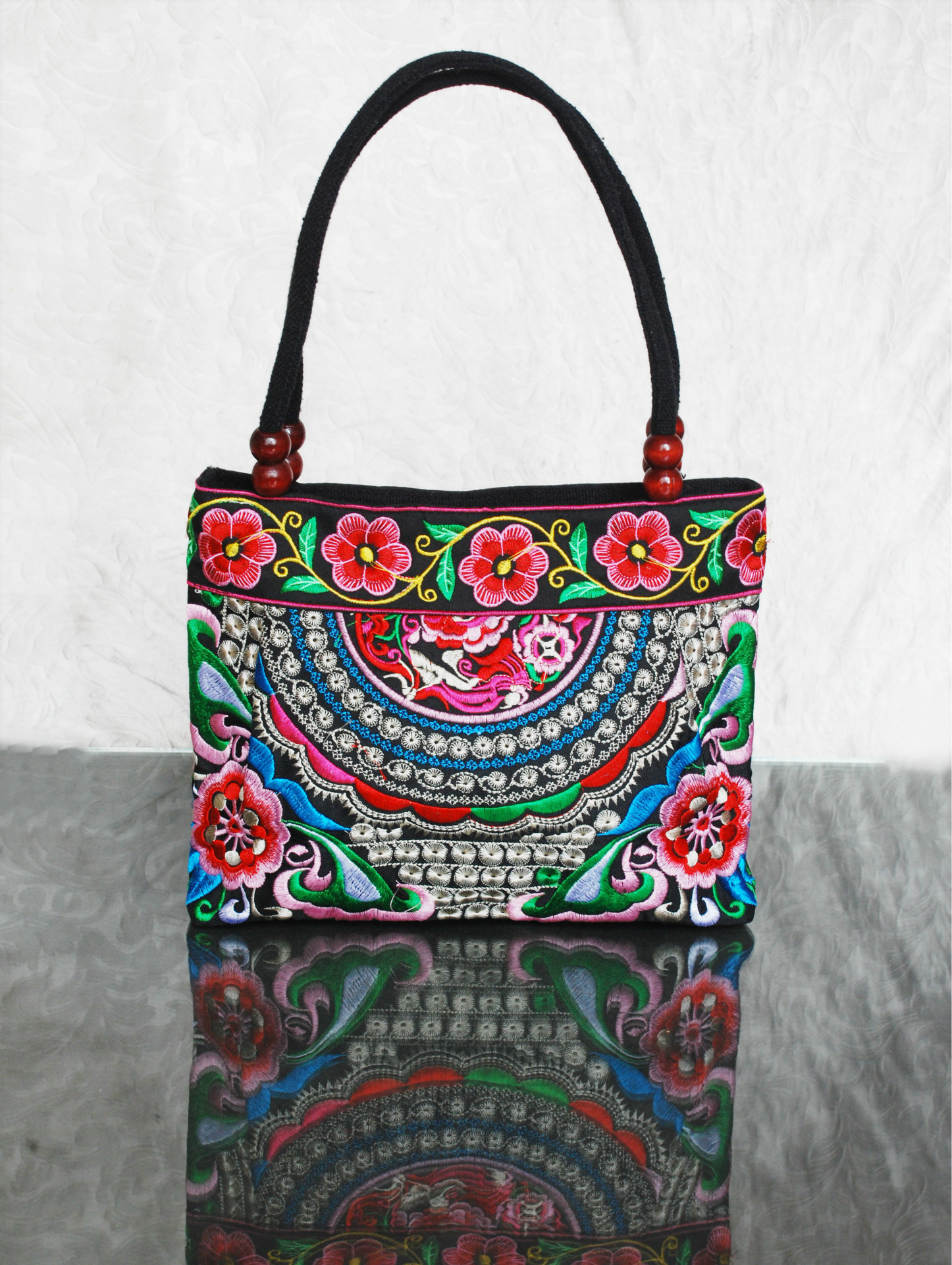 2016新款云南民族风绣花包包手提珠珠女士包旅游产品