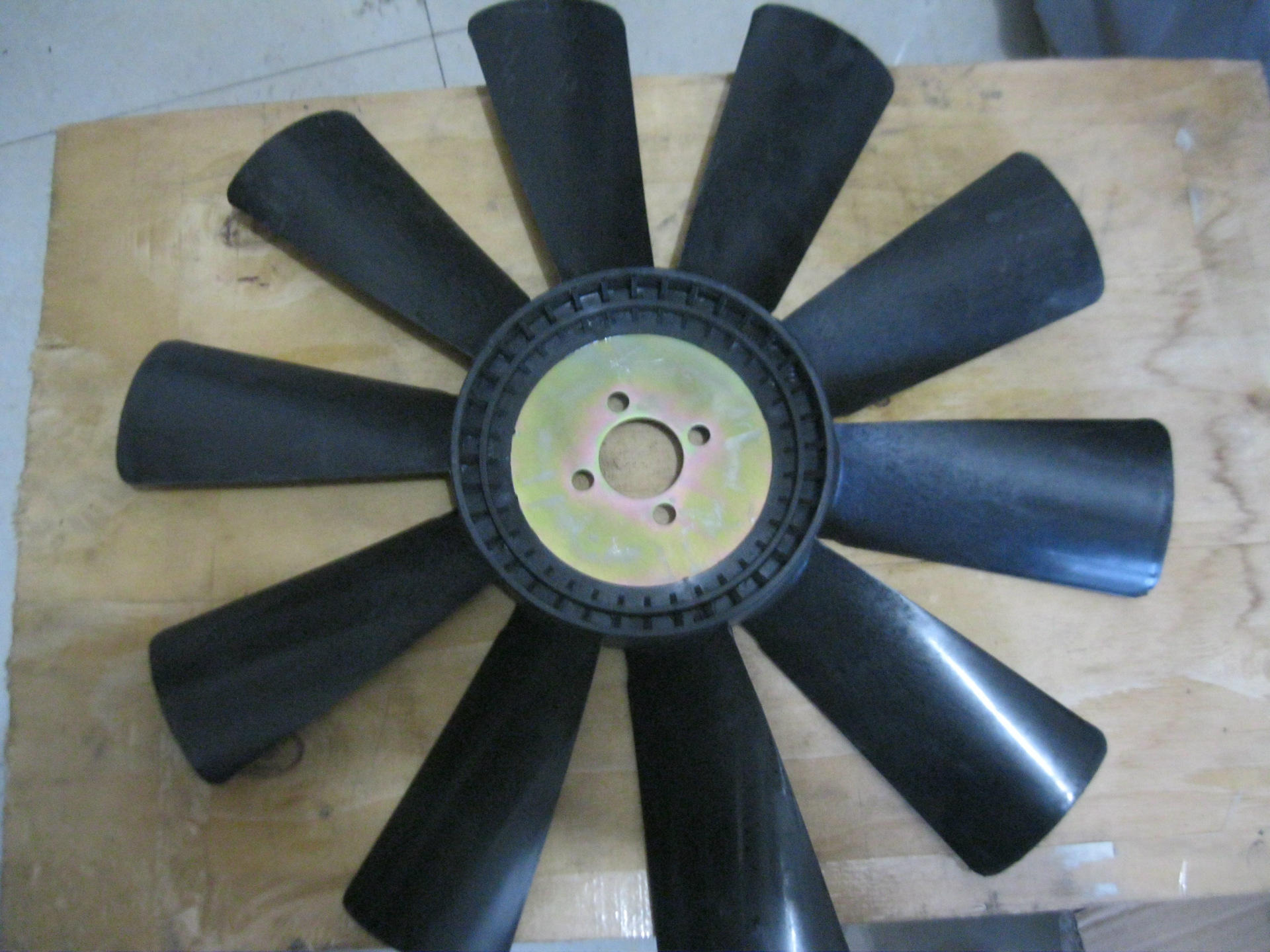 潍坊柴油机r6105系列柴油机的风扇叶