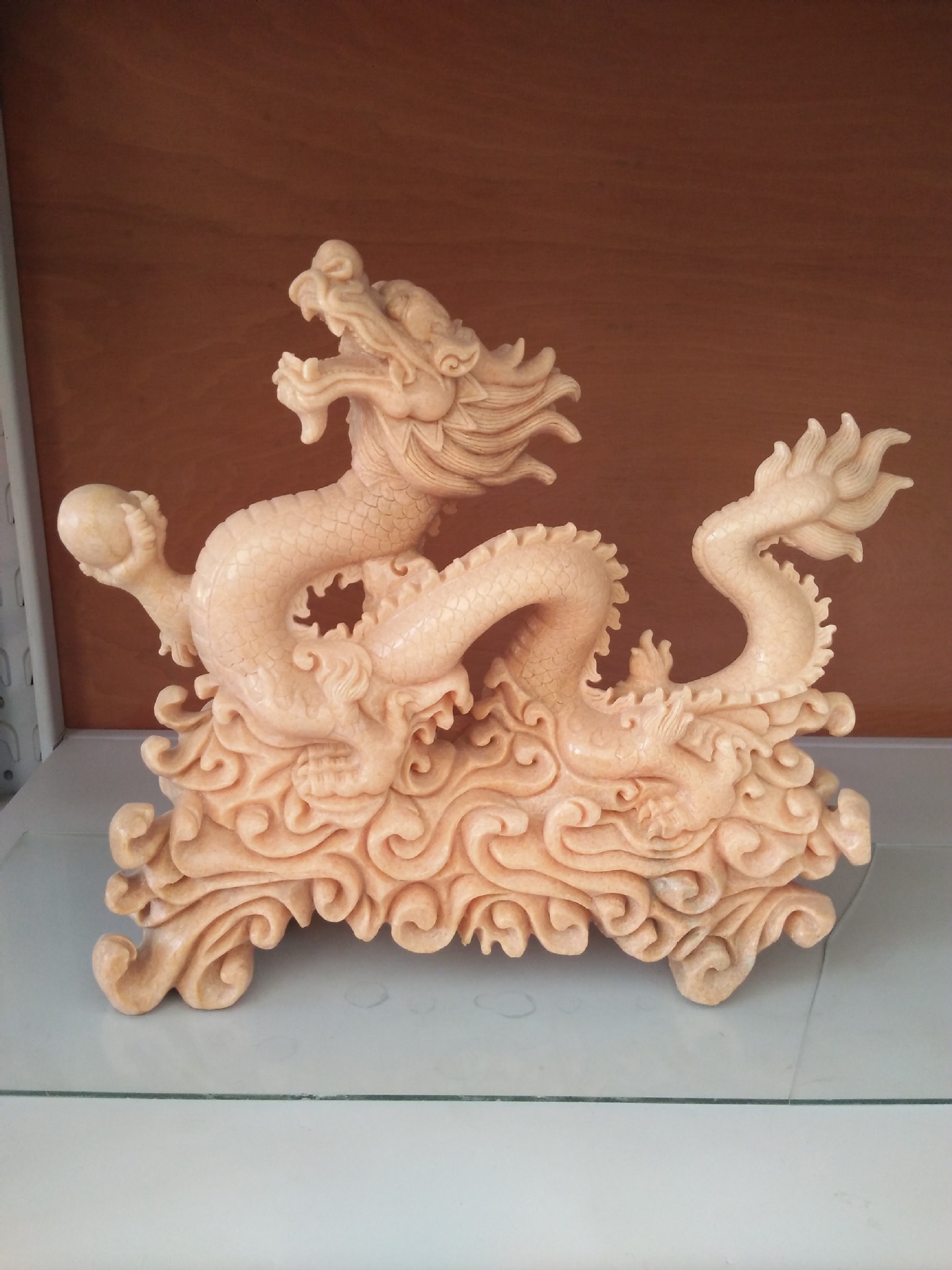 晚霞红手工石雕吐水龙珠工艺品 戏水戏珠游龙大理石客厅摆件
