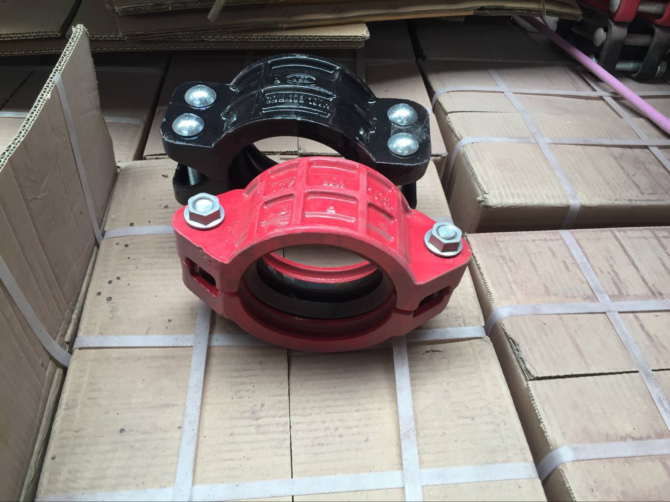 厂家供应快速接头 沟槽式卡箍 挠性卡箍159 25kg 40kg 64kg 100k - 管