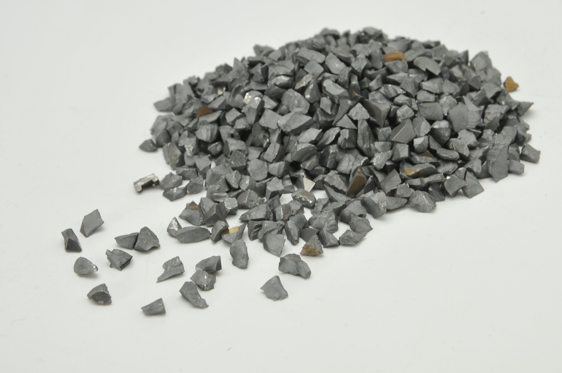 硬质合金碎颗粒钨钢开孔器专用颗粒磨盘专用颗粒轮胎橡胶打磨颗粒