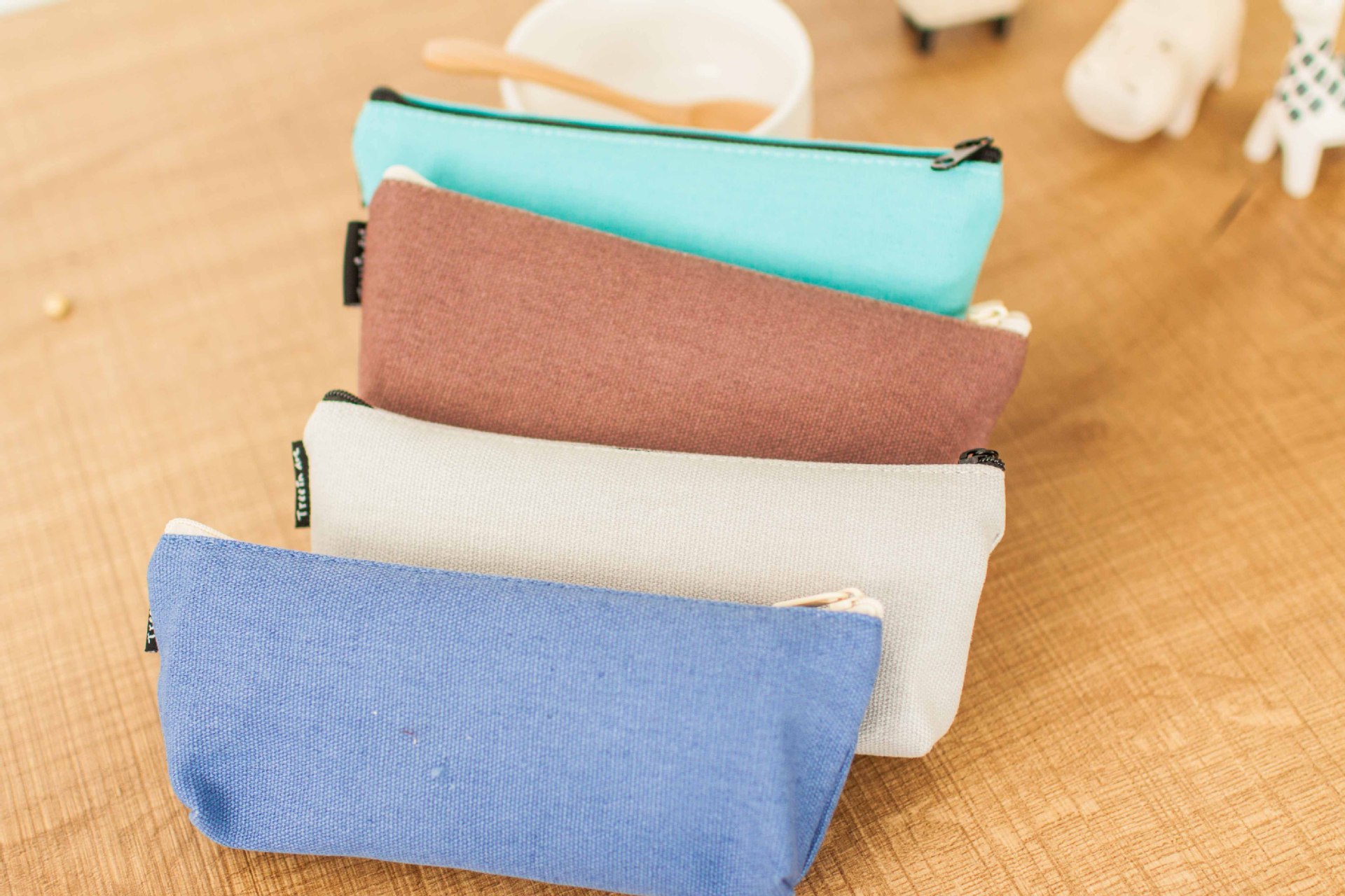 青梦之坊 2016年新款 印记倒梯形笔袋 tr-ca17672