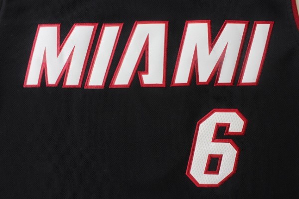 篮球服 热火队6号詹姆斯黑色绰号版 新面料篮球球衣 - 服装批发网