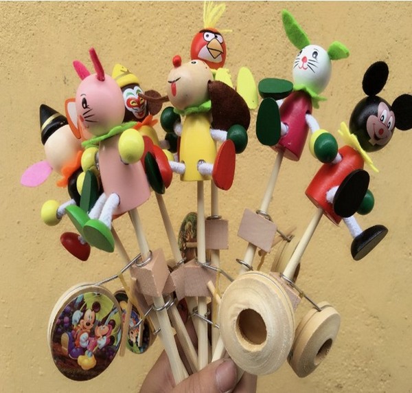 特价热卖爆款木质木头人摇摇鼓 开心木偶手