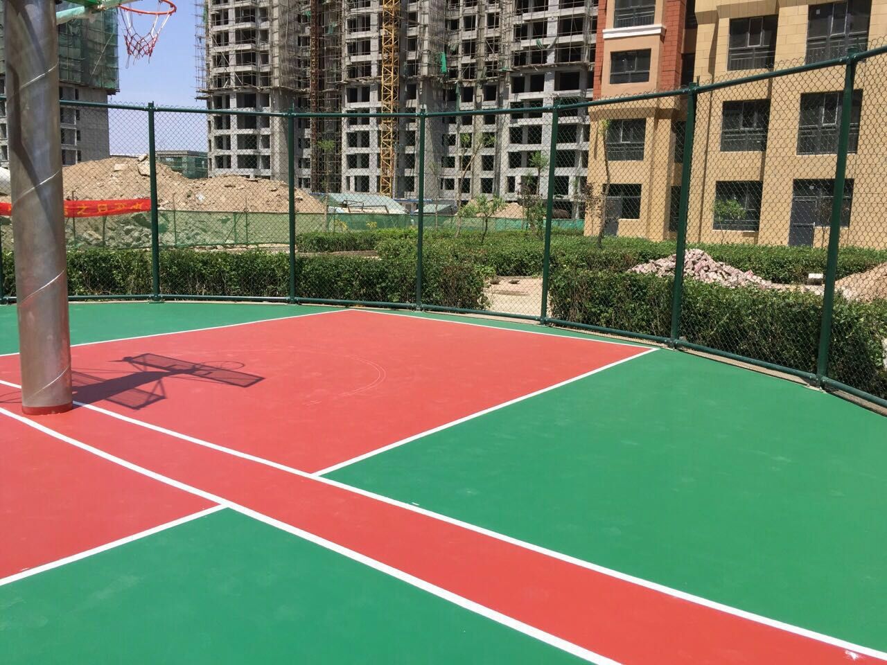 供应户外球场 水性丙烯酸篮球场地面料 弹性球场 硬地