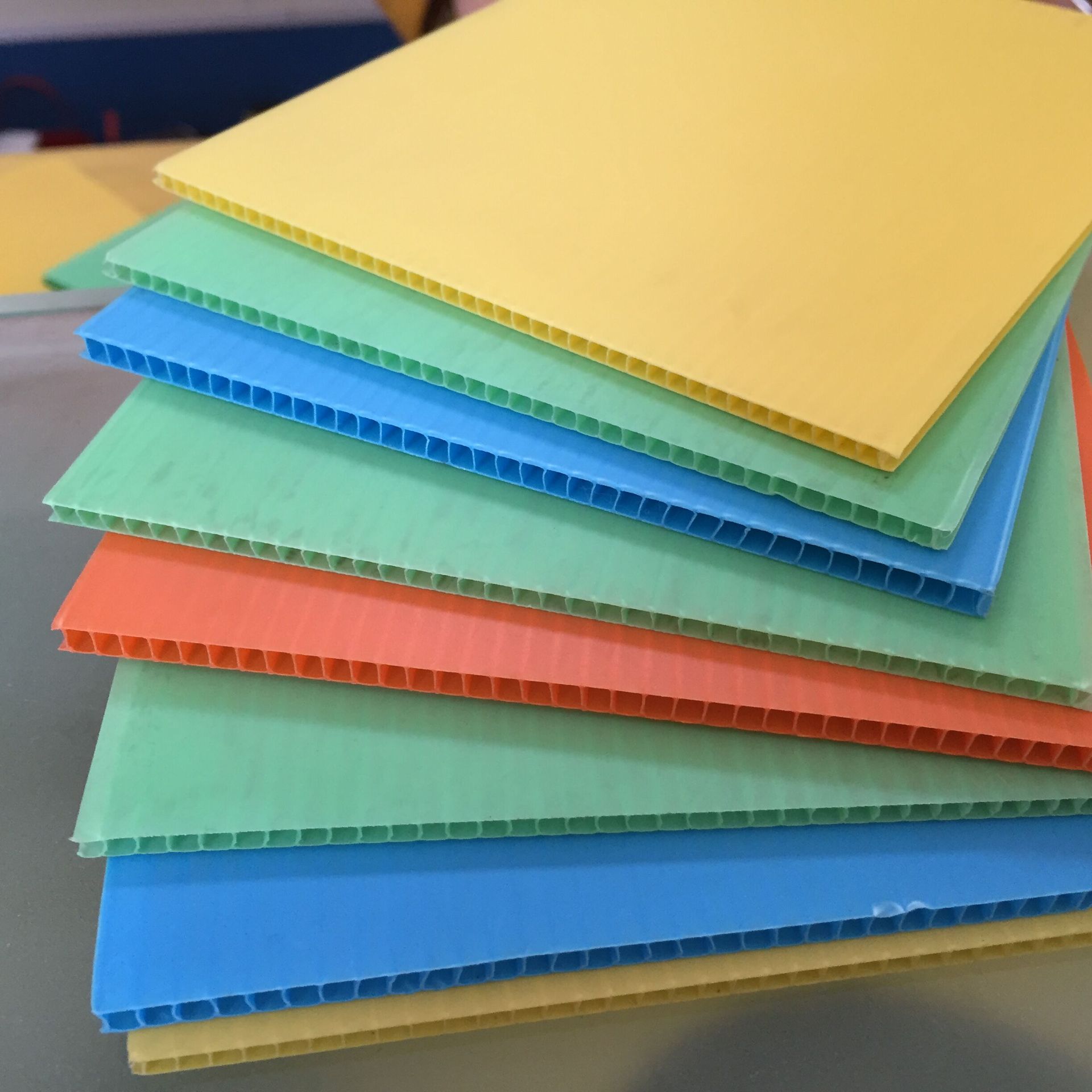 供应环保pp中空板 10mm全新雪白色中空板 s型塑料万通板