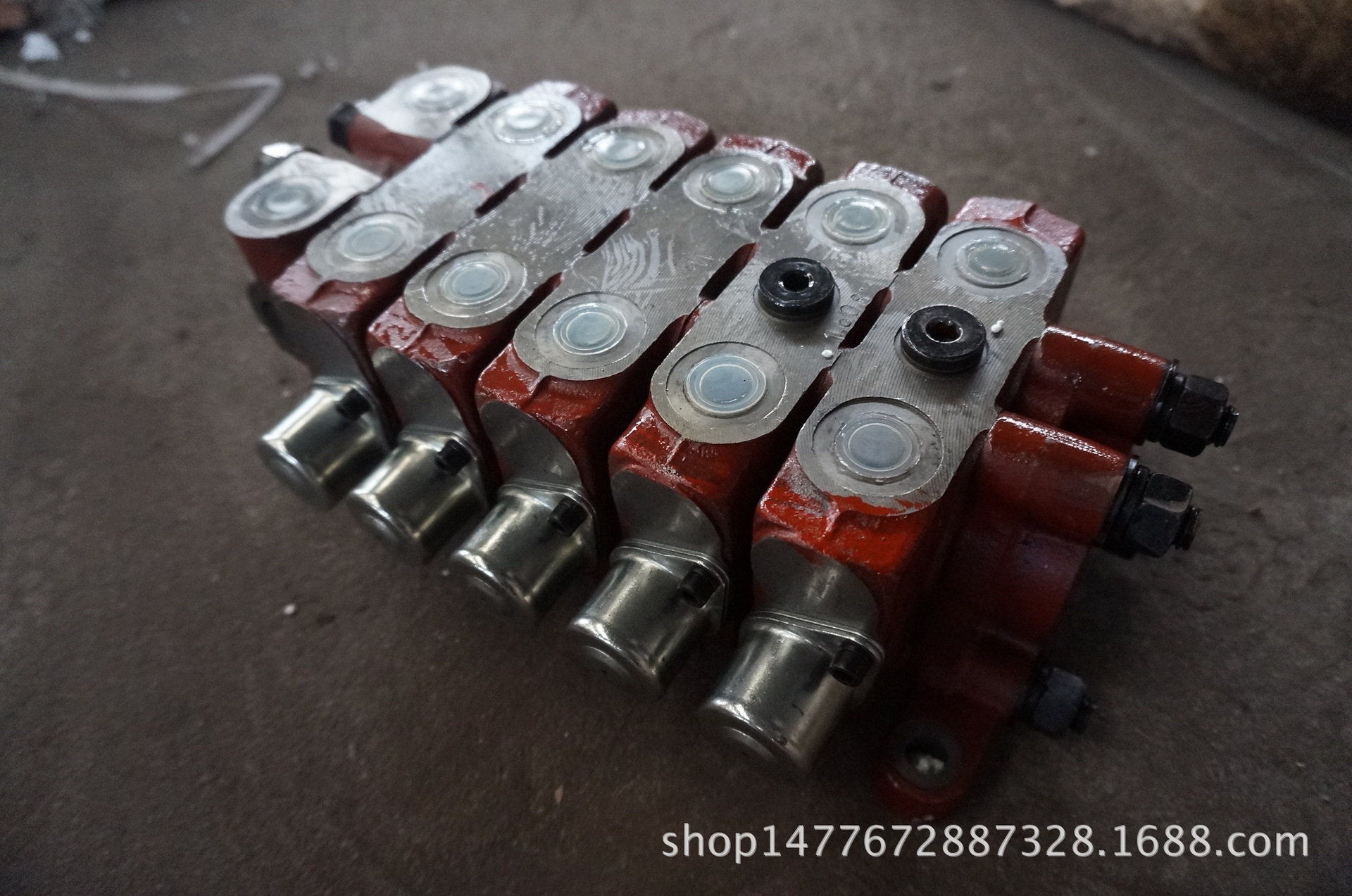 关于秦韵苑安顿住宅项目塔吊的公告