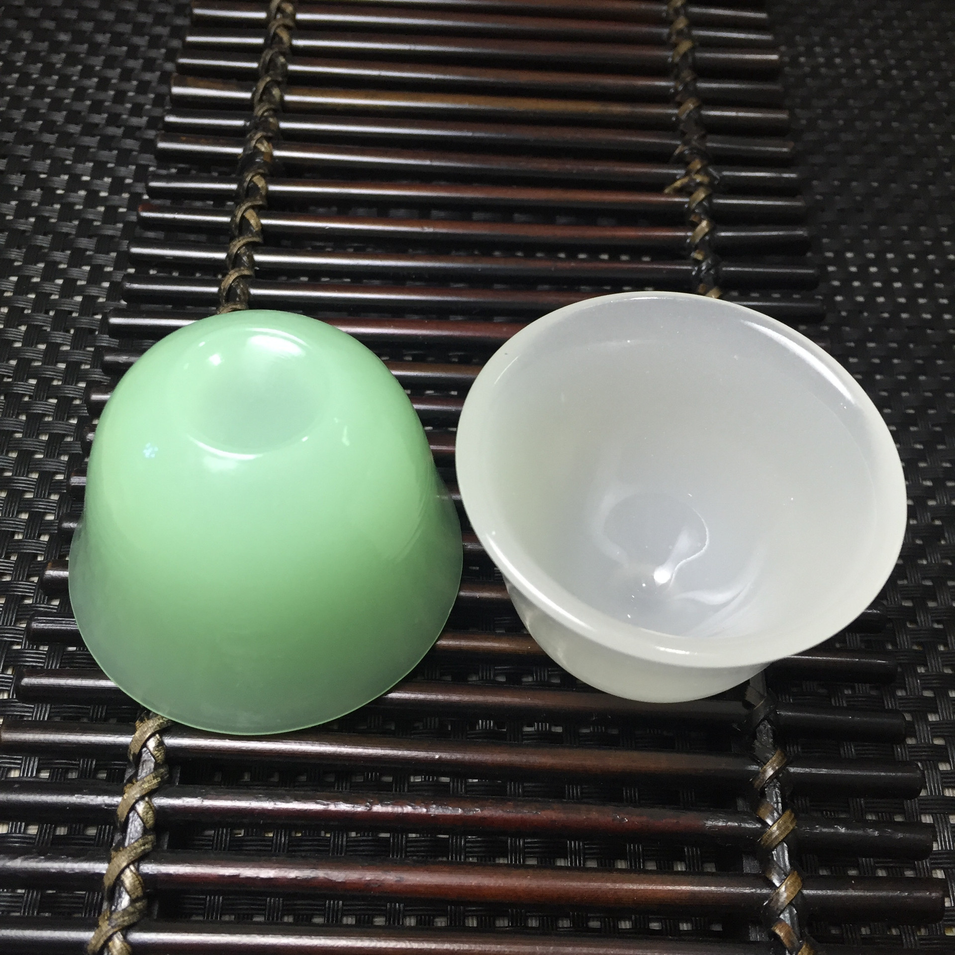 厂家直销 高仿玉器 玉石压制合成料 玻璃 岫玉翡翠 酒杯 茶杯