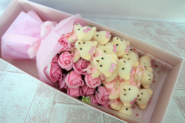 小熊花束卡通礼盒玫瑰香皂花泰迪熊公仔花生日圣诞节毕业创意礼物