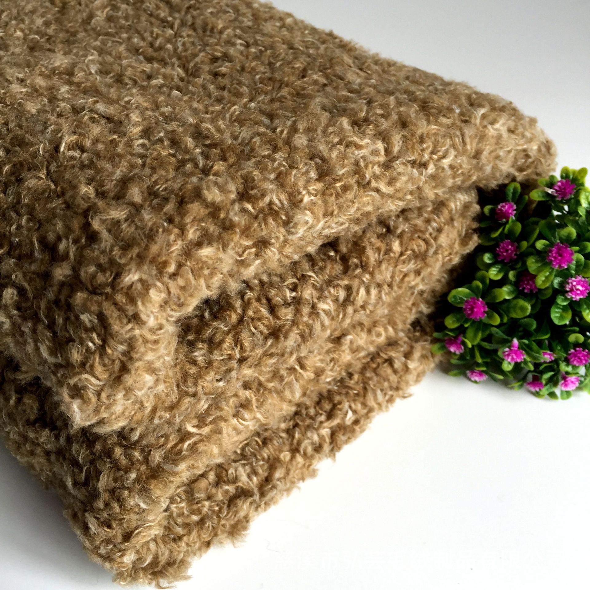 供应:羊圈绒 气蒸毛 大毛皮 人造长毛绒面料 双色混织 厂家直销