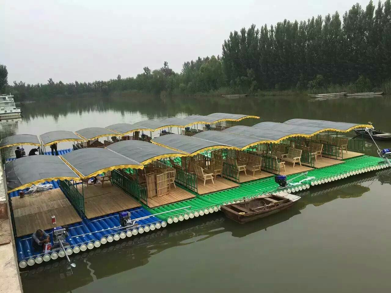 专业定做 竹排 竹筏 水上游乐设施 质量保障厂家直销