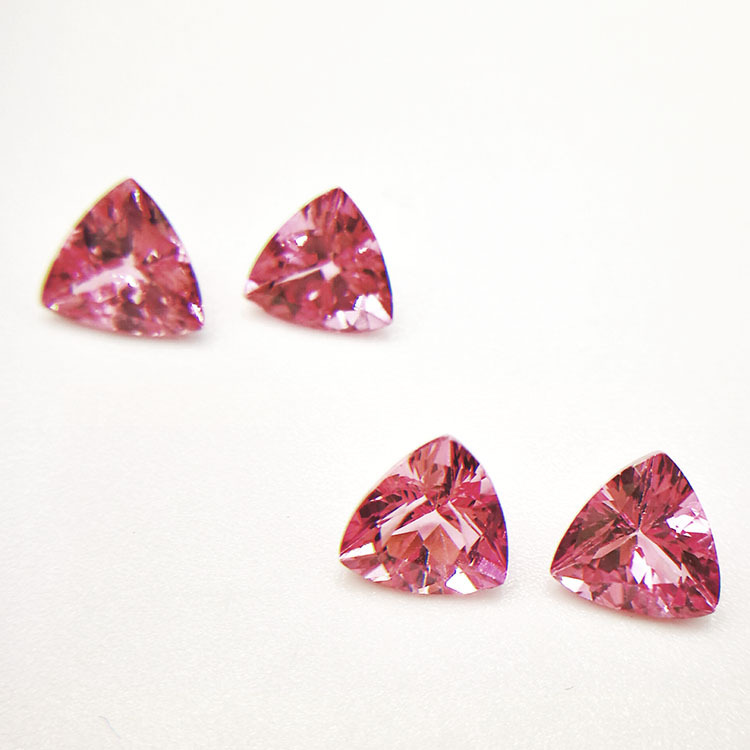 天然热粉尖晶石三角形裸石彩色宝石戒面 饰品批发 首饰成品 定制
