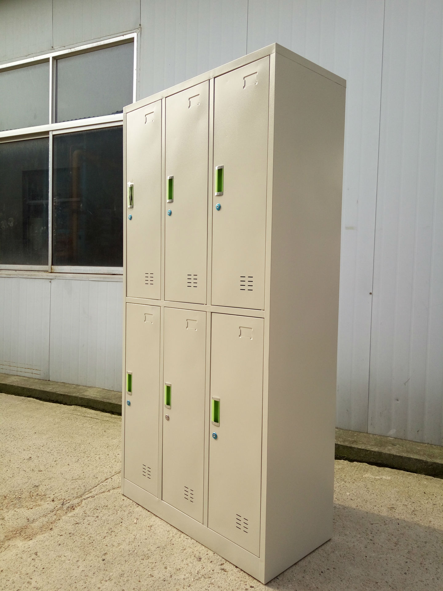 铁皮员工更衣柜 六门钢制衣柜储物柜厂家直销 - 办公批发网