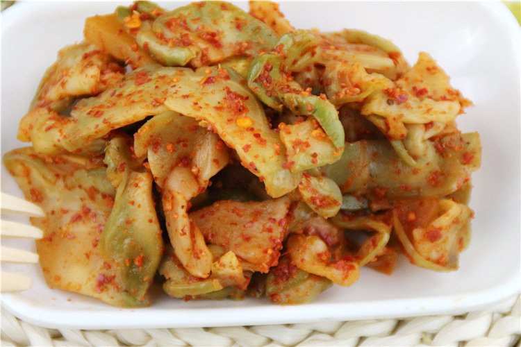 蔬菜酱菜制品厂家直销 腌新鲜榨菜片 家常嫩脆腌榨菜片500.