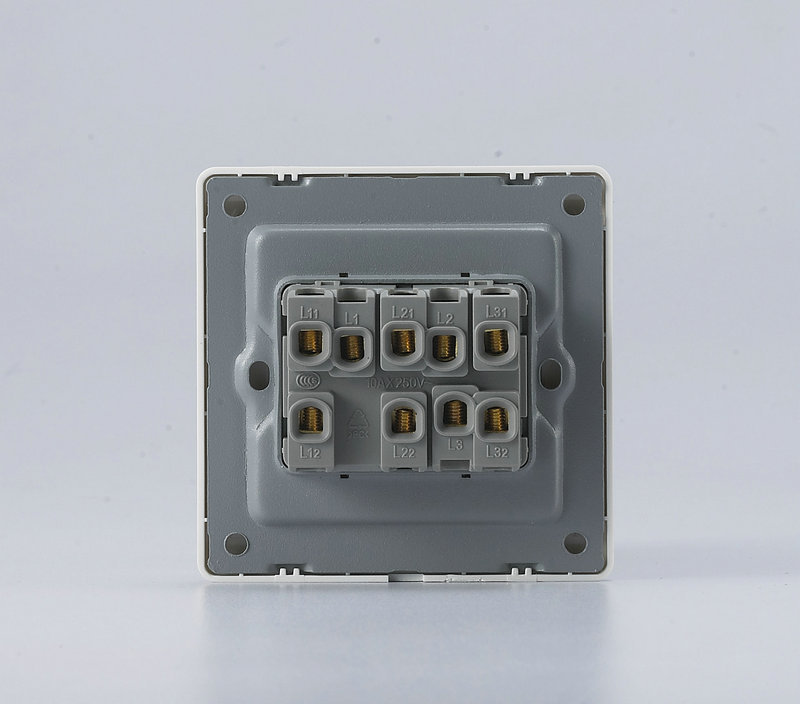 大量销售 墙壁开关三开双控 象牙白86墙壁开关