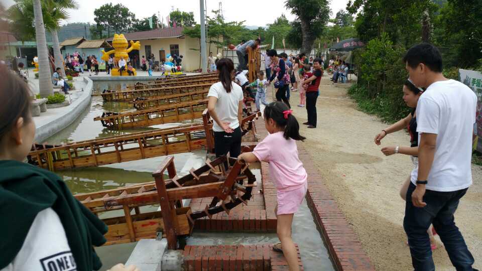 【厂家直供】各种景观水车/龙骨水车//碳化木水车/手摇水车