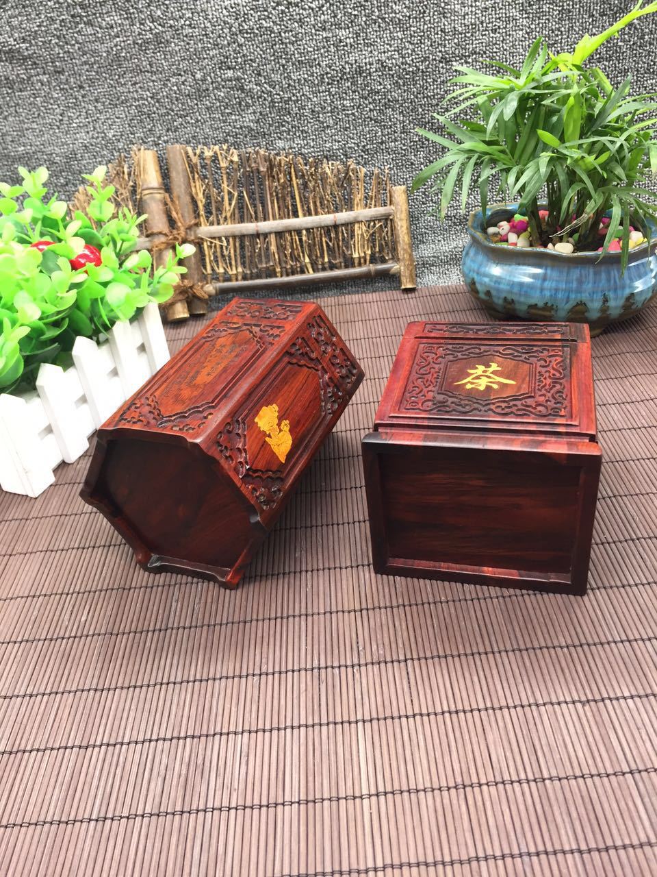 厂家直销红酸枝精雕六角茶叶盒草龙四角茶叶罐红木工艺品礼品摆件