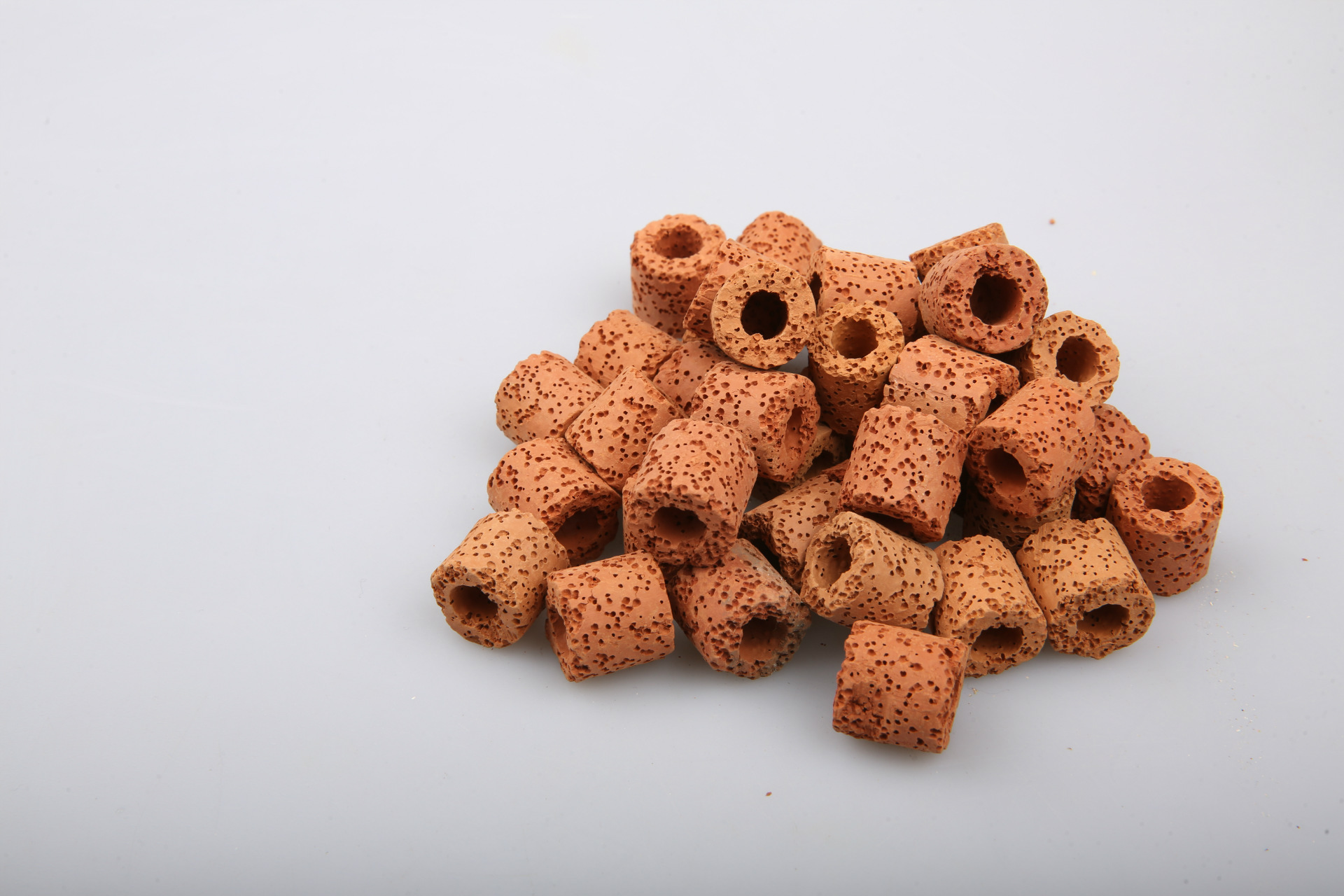 shanda玻璃环滤材 鱼缸鱼池过滤材料石英环 1kg网袋装玻璃环过滤