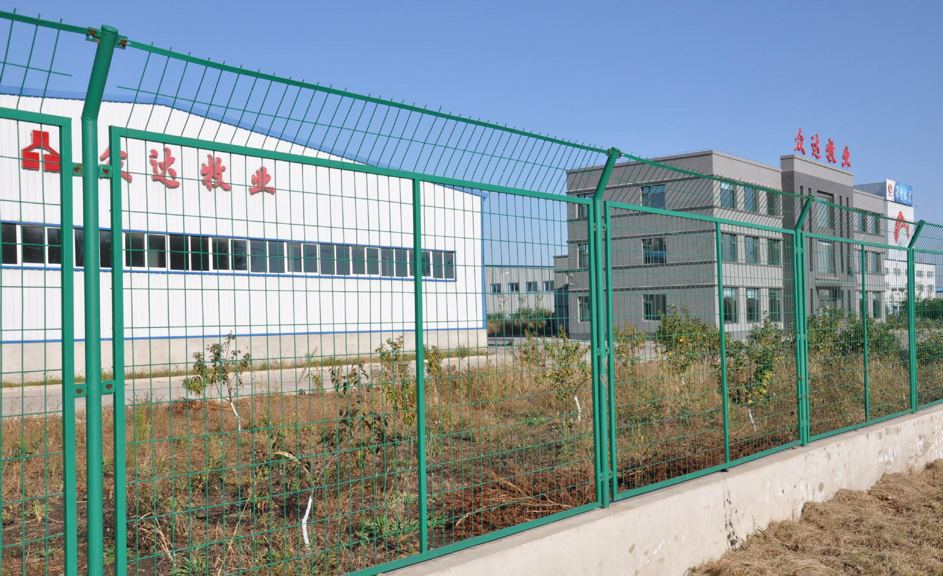 栅栏护栏网 高速公路护栏钢丝网隔离网 - 丝网批发网