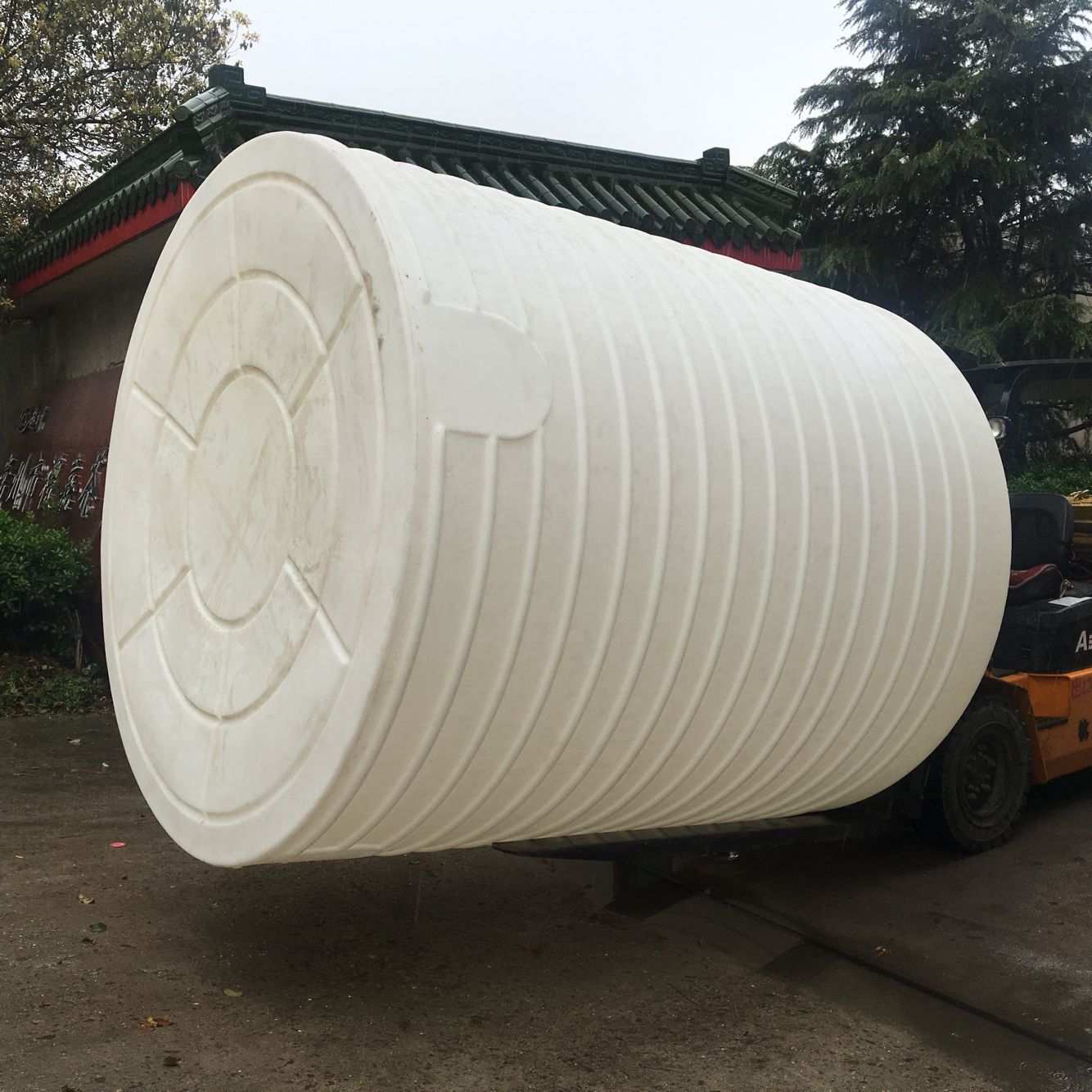 北京10吨塑胶水箱 耐酸碱污水沉淀池 10立方雨水收集桶