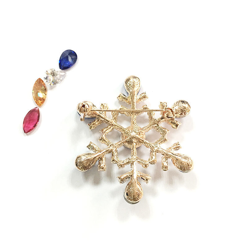 圣诞时尚女新款胸花 韩国创意名媛百搭雪花胸针别针饰品定制批发