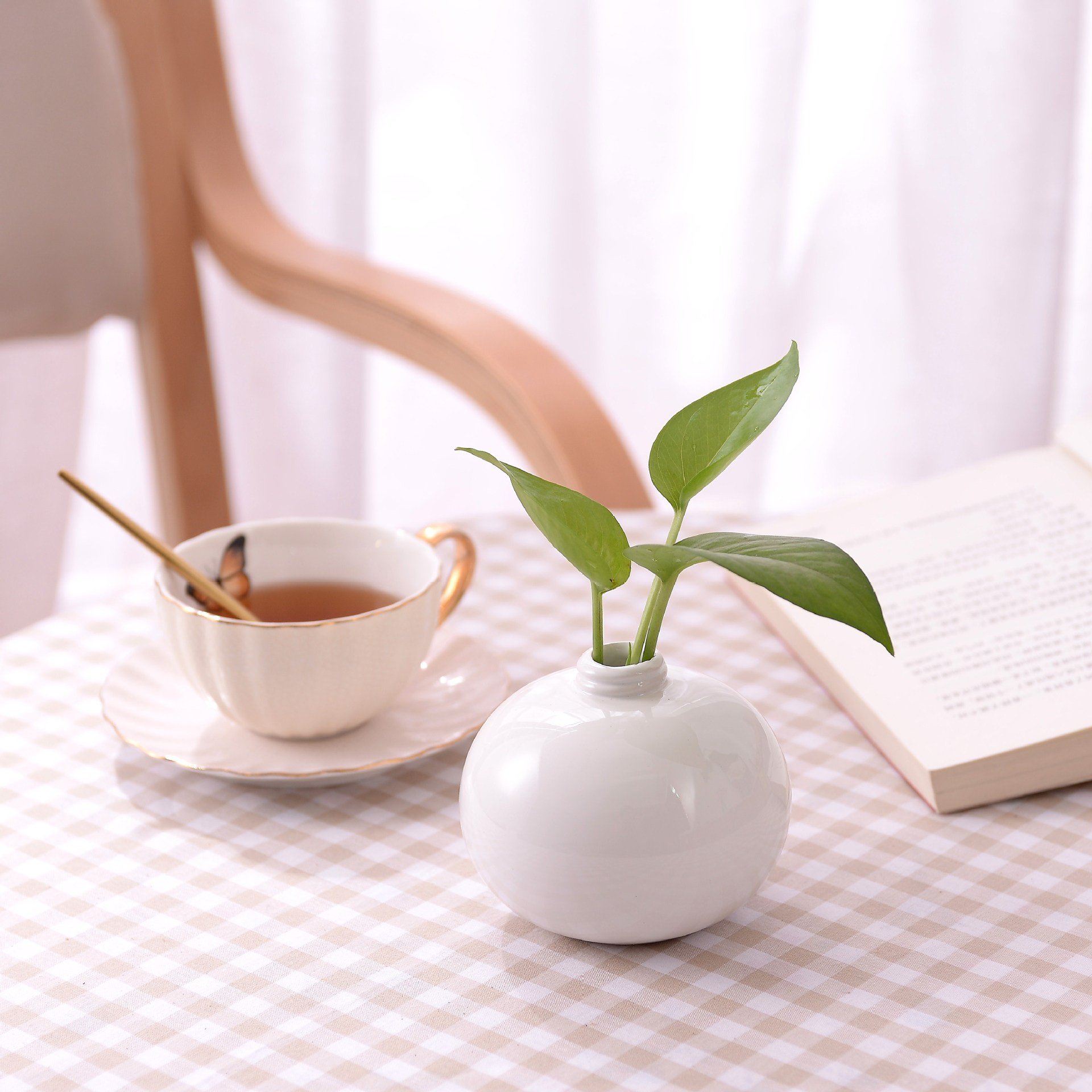 批发白色陶瓷迷你小花瓶花盆水培绿萝花器小清新家居工艺品摆件