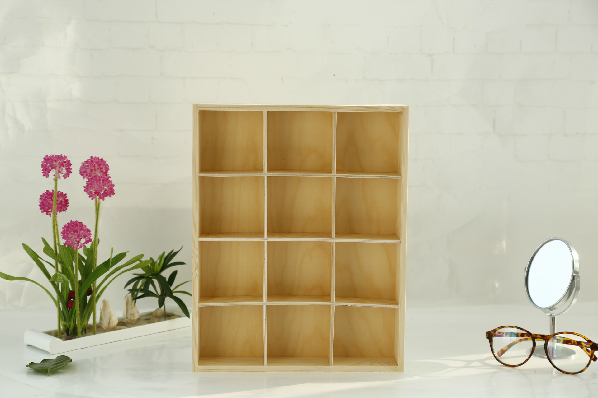 Fashion Household Goods in Stock 20 Grid Cosmetics Storage Box Wooden Distressed Style Remote Control Storage Box
