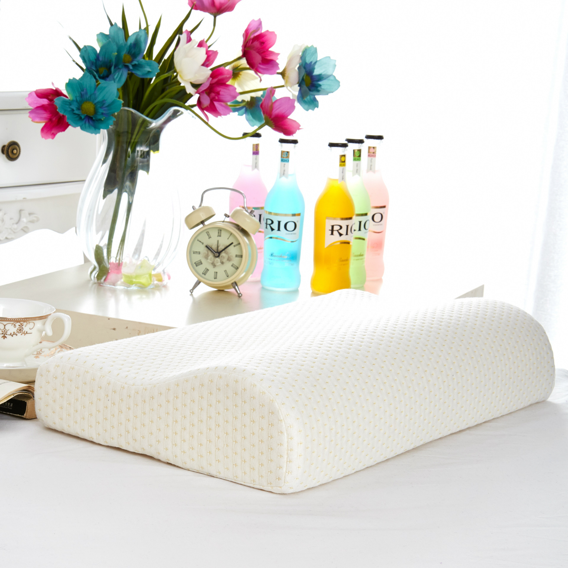 工厂太空记忆枕头 颈椎护颈锥枕 高低枕头 现货慢回弹枕头芯批发