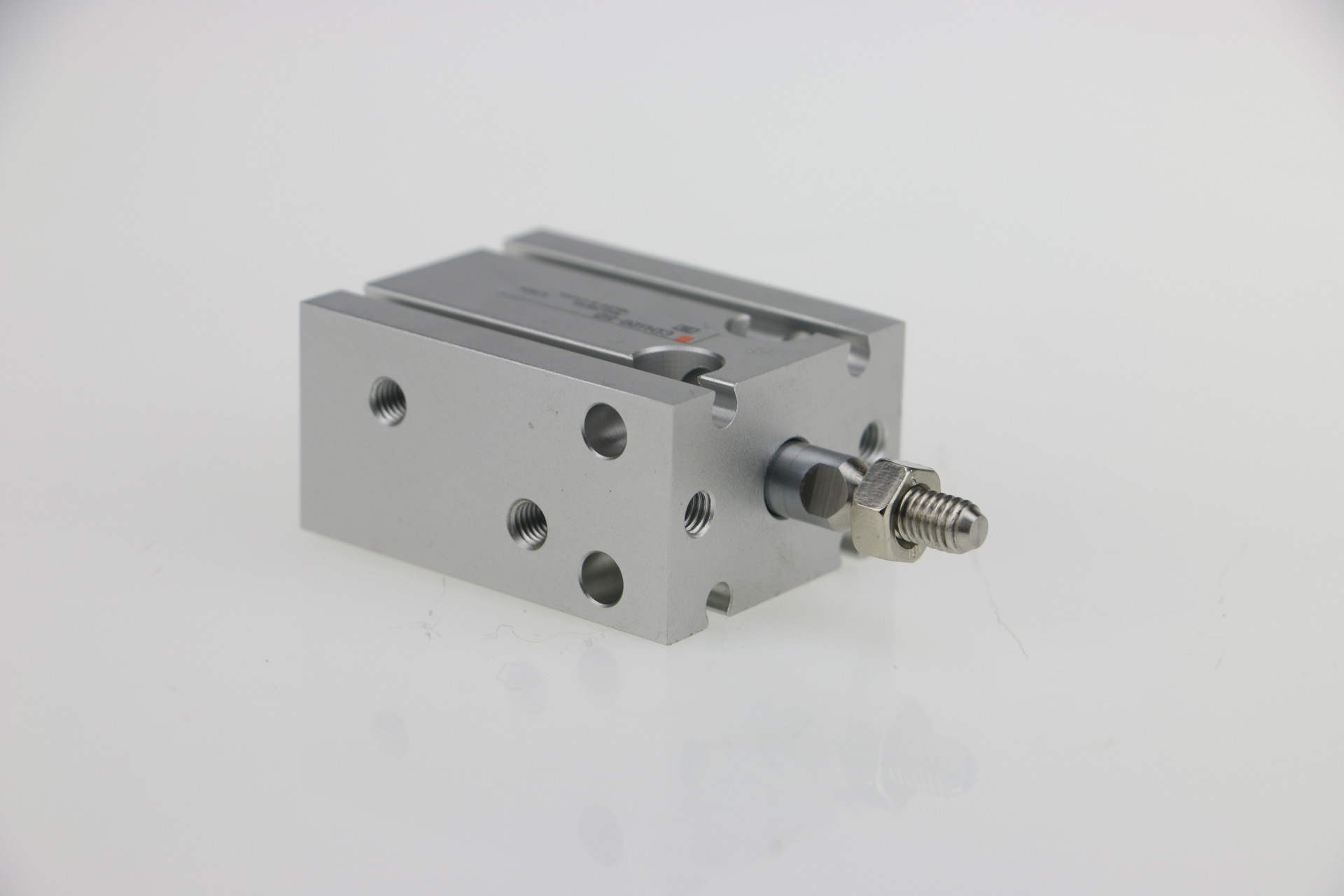 特价直销smc型自由安装气缸cdu10带磁气动元件 气缸生产厂家批发