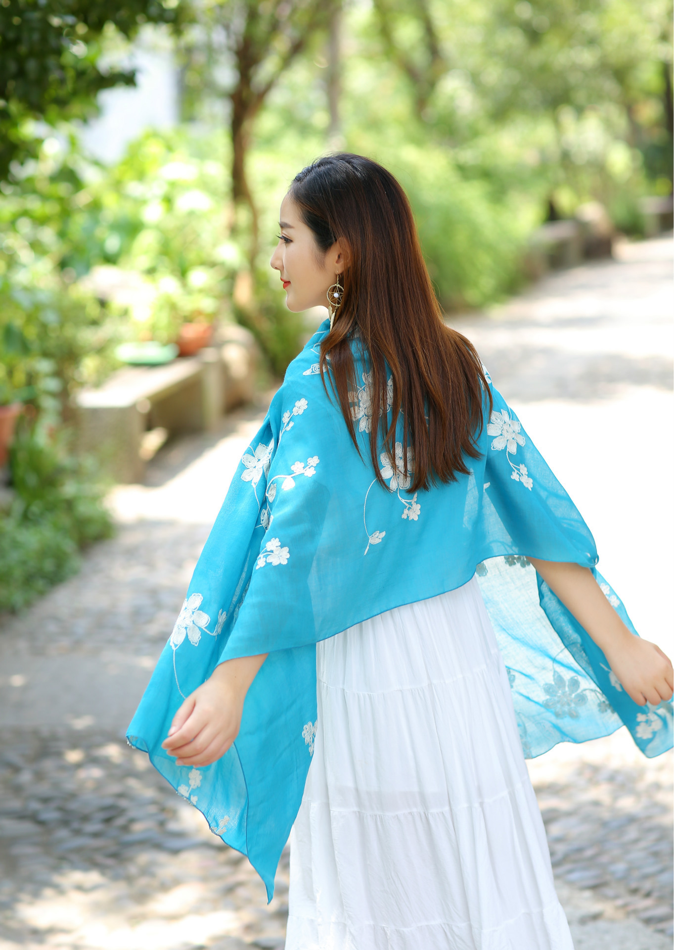 韩版秋冬季刺绣花民族棉麻风女士防晒沙滩巾