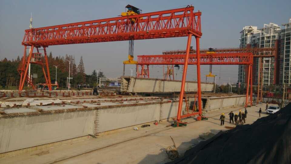 生产桥梁专用提梁吊机 100t双梁龙门式提梁机码头吊机质优价廉 - 起重