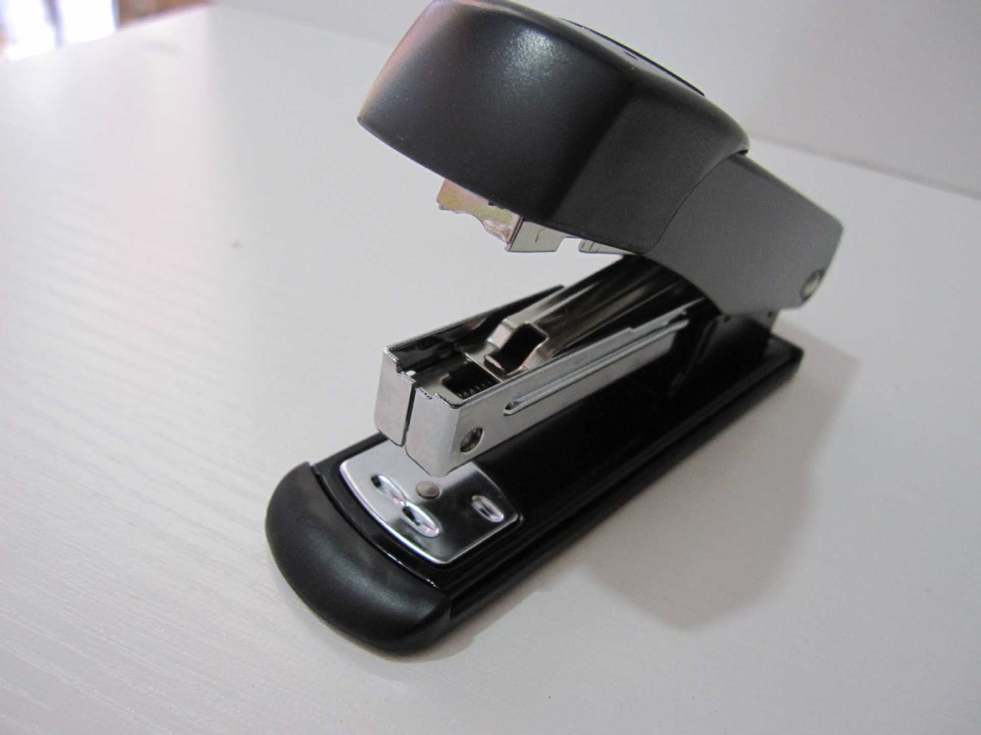 批发8129钉书机 办公用品手动订书机 手握式订书机 厂家批发