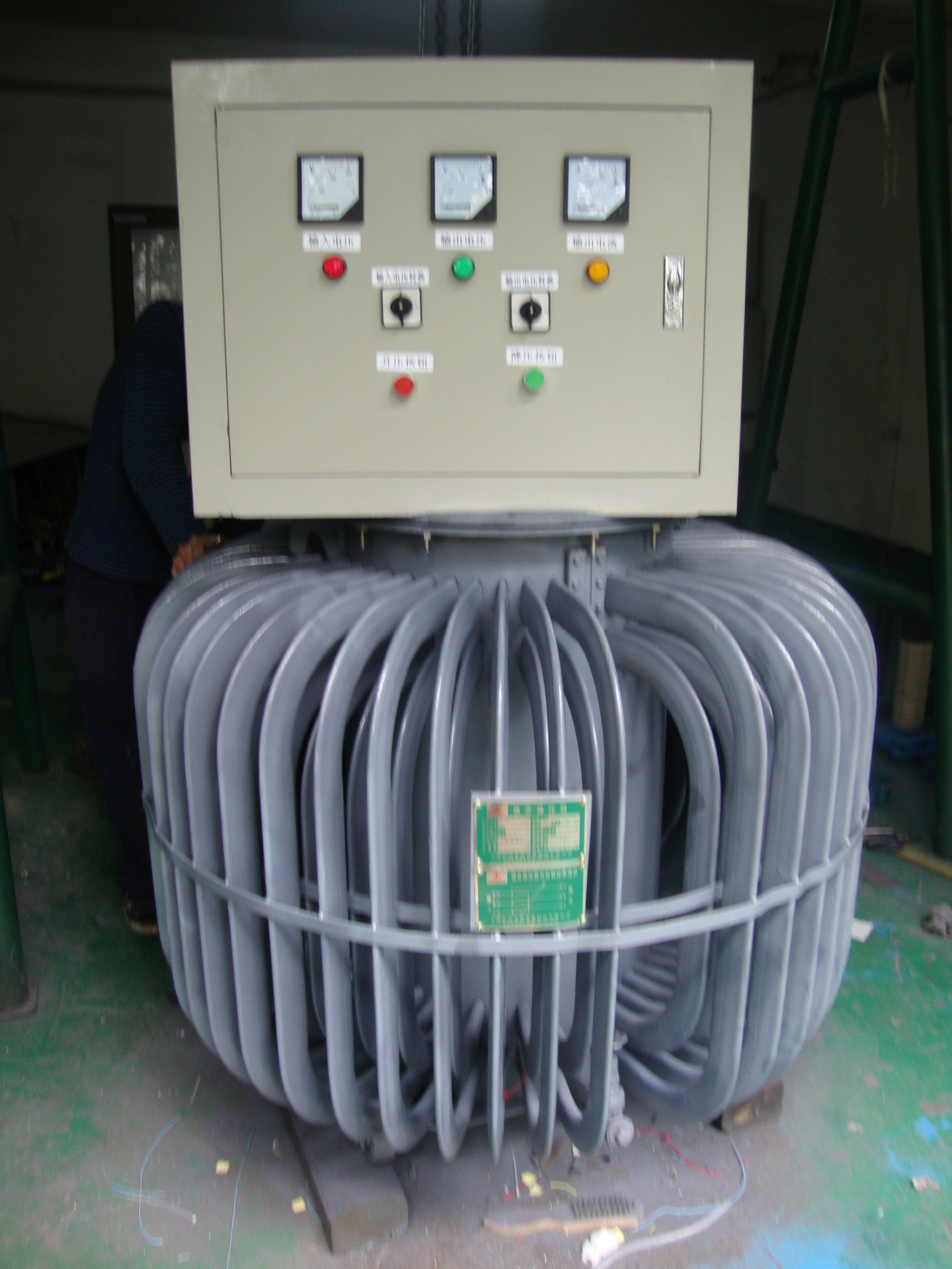 油浸式无触点感应稳压器建筑工程三相大功率油式稳压器隧道升压器