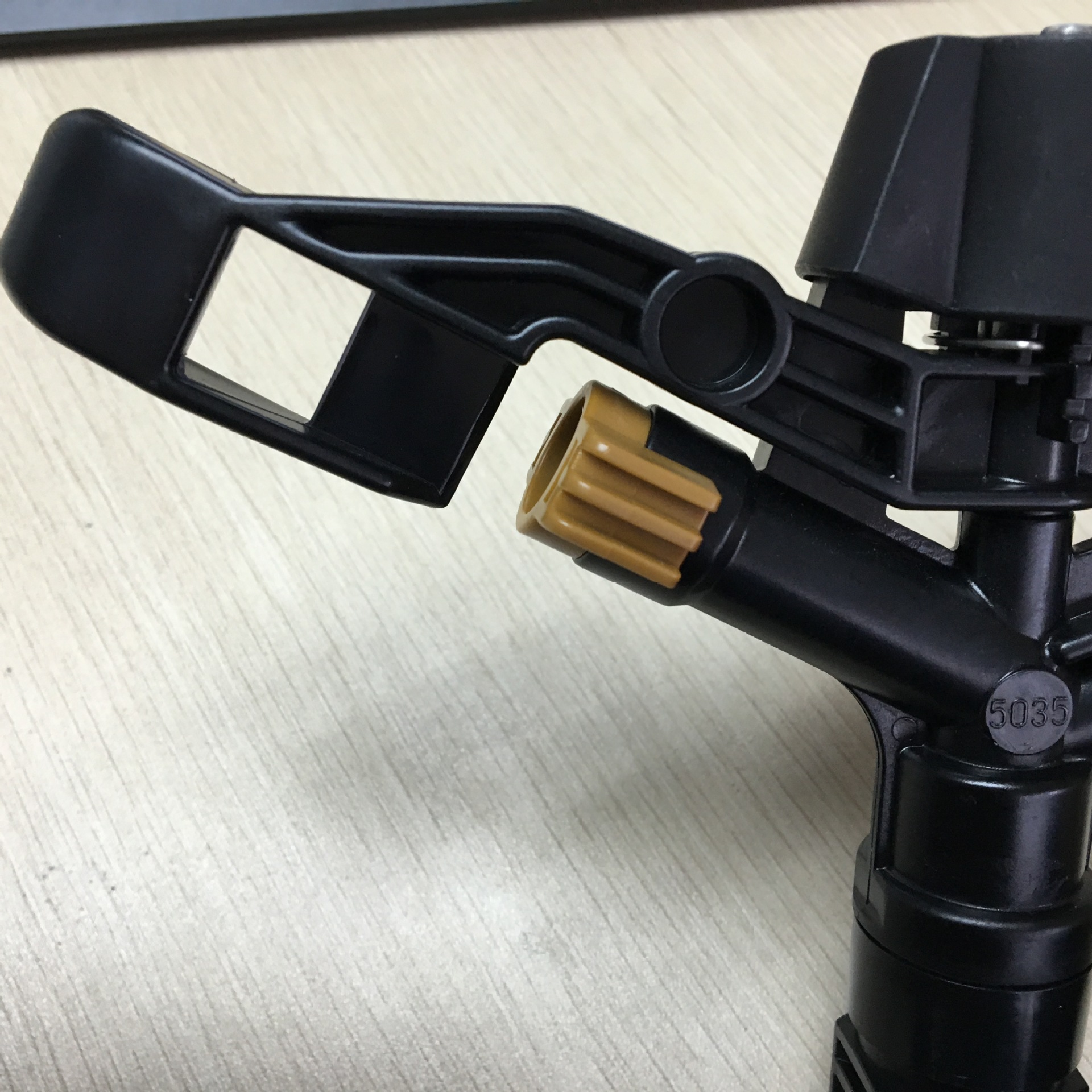 360°自动旋转喷淋6分塑料摇臂喷头园艺降温洒水草坪浇灌喷洒喷头