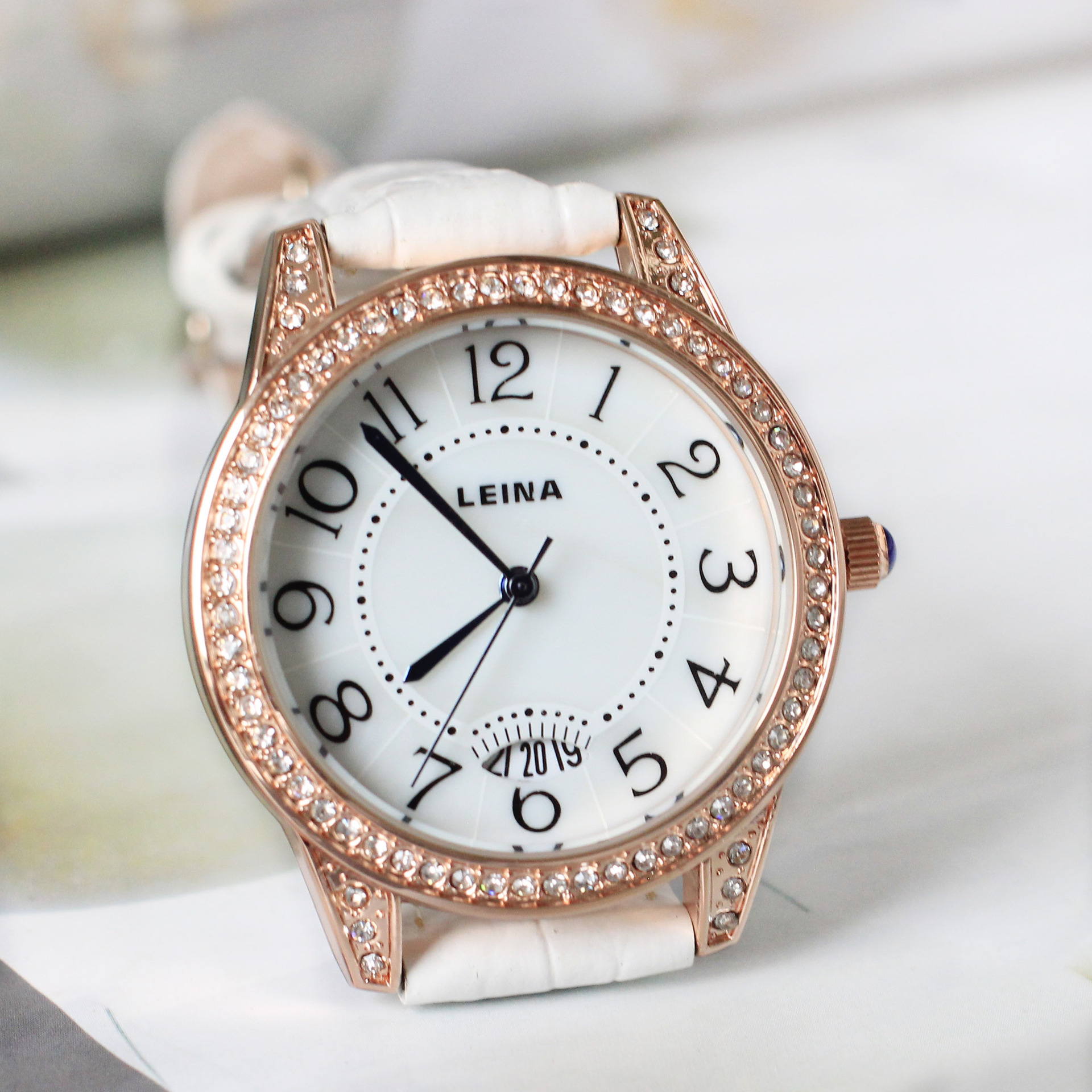 今年流行的女式品牌手表,12款时尚热门女表,高级美丽,优雅有气质-世界