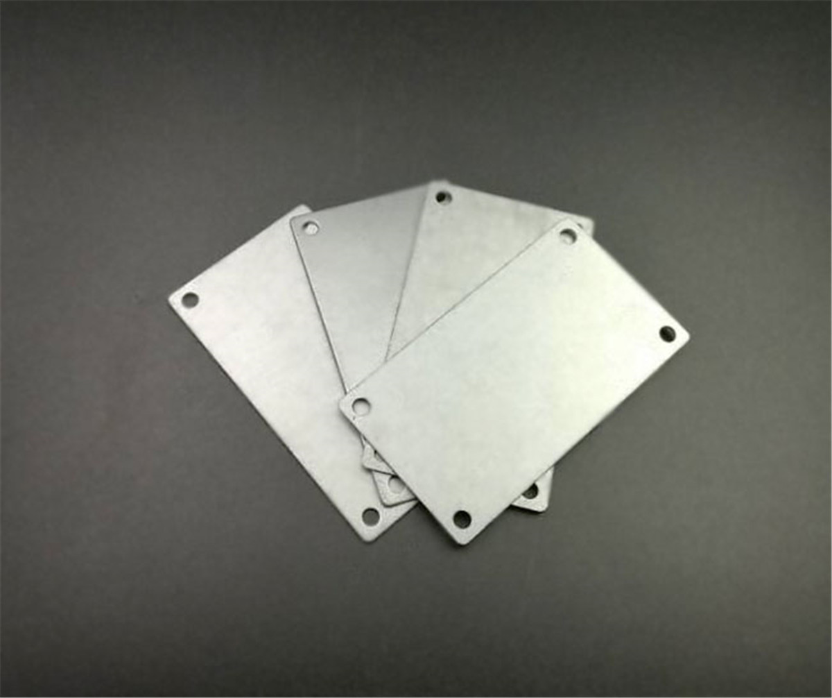 厂家批发 长方形四孔镀锌铁片 0.7mm厚度家具连接铁片 可定做