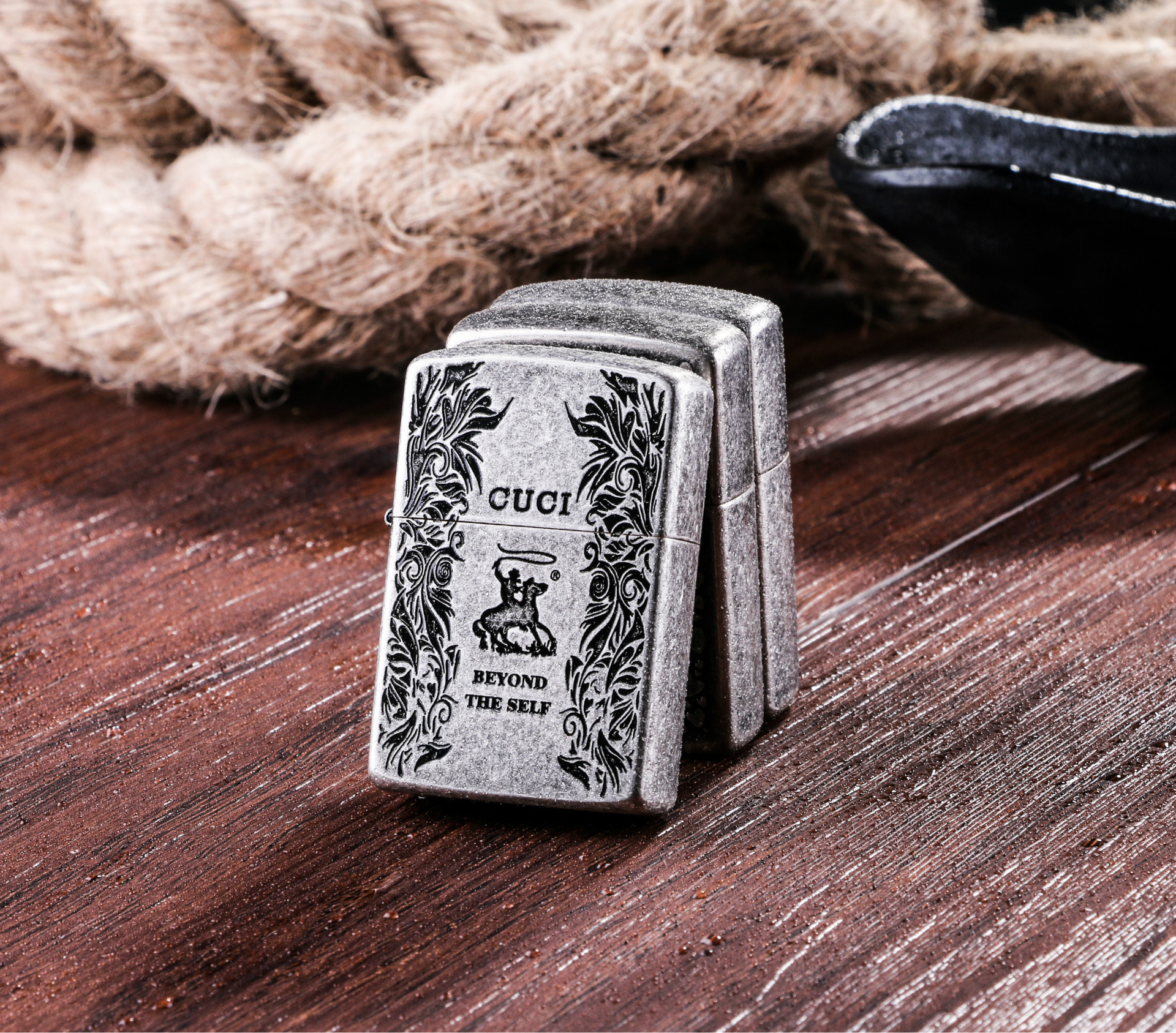 厂家直销cuci酷骑古银雕边蚀刻创意l个性煤油防风打火机批发