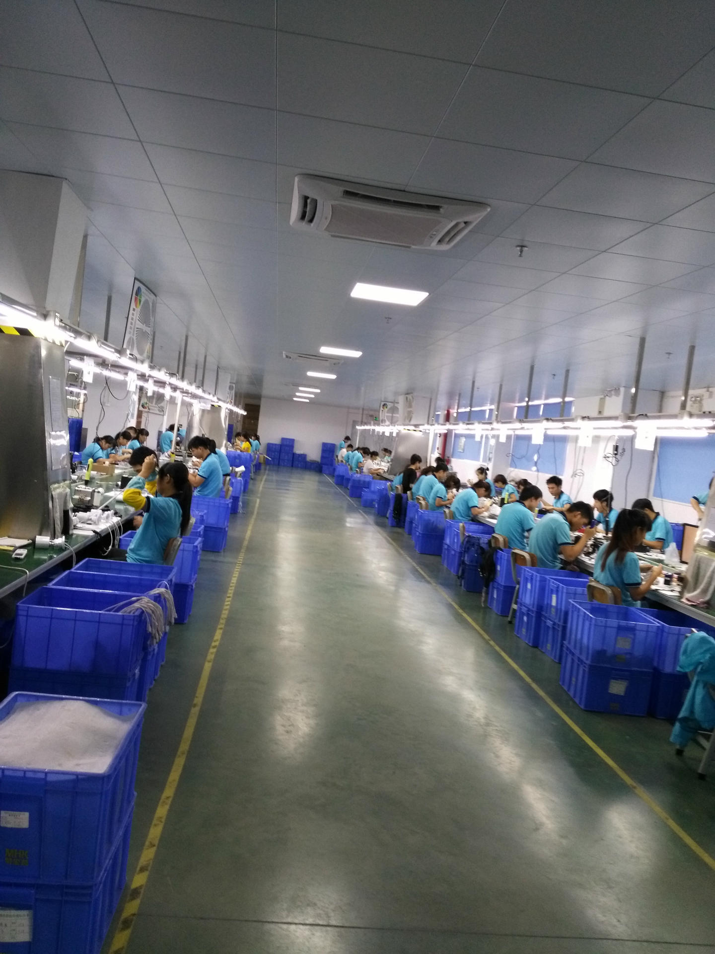 好了,为了再次让你明白我们是不是正规生产工厂,请你看下车间生产吧