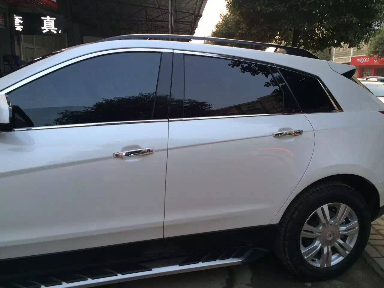 汽车太阳膜批发黑晶前挡膜 高隔热玻璃防爆隔热膜太阳膜